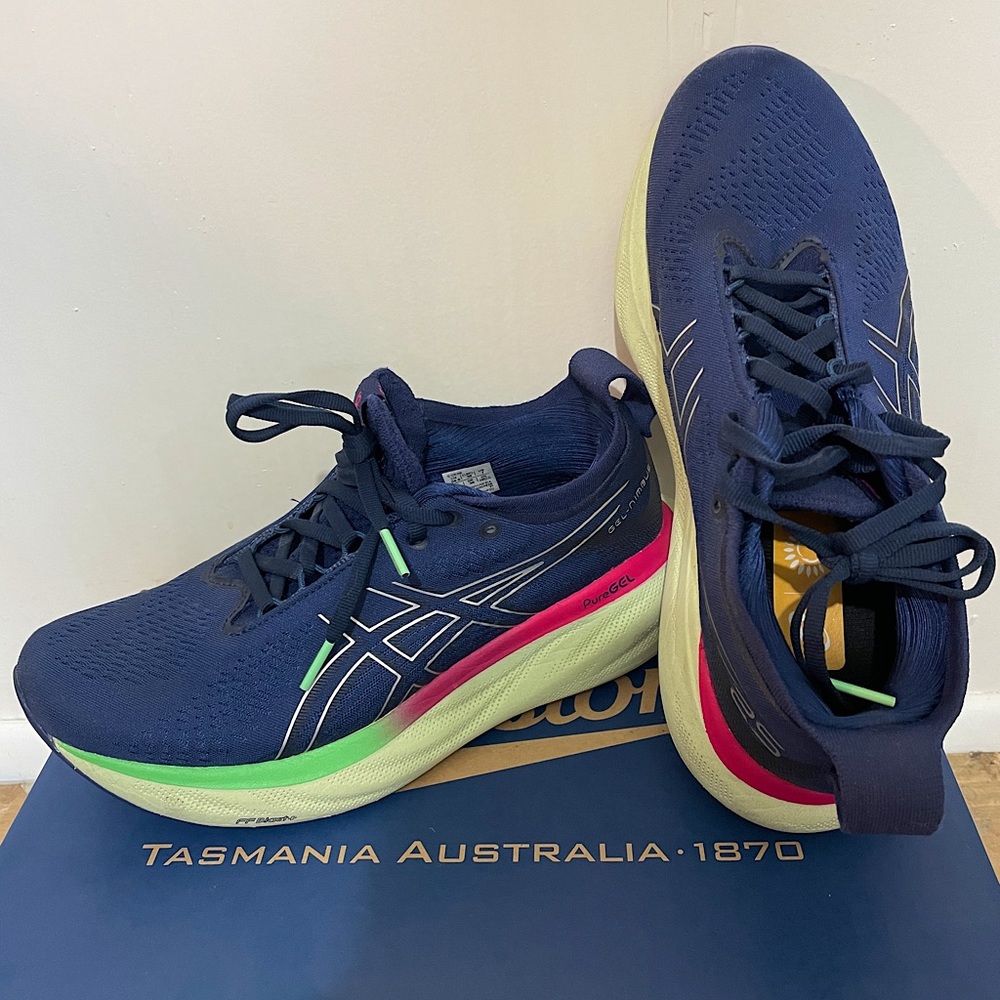 W ASICS Gel-Nimbus 25 | W size 7 | MAX cushion running shoe